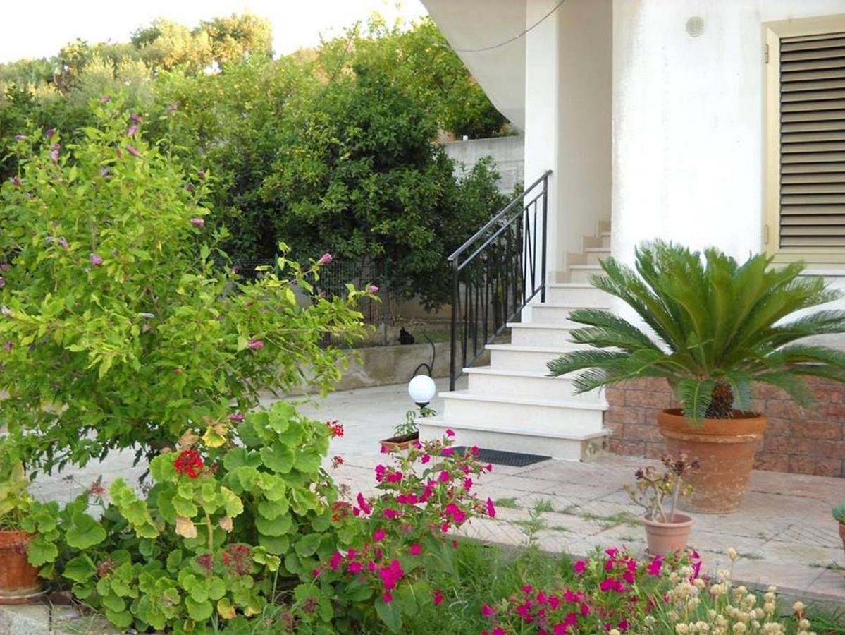 B&B Apollonia Roseto Capo Spulico Buitenkant foto